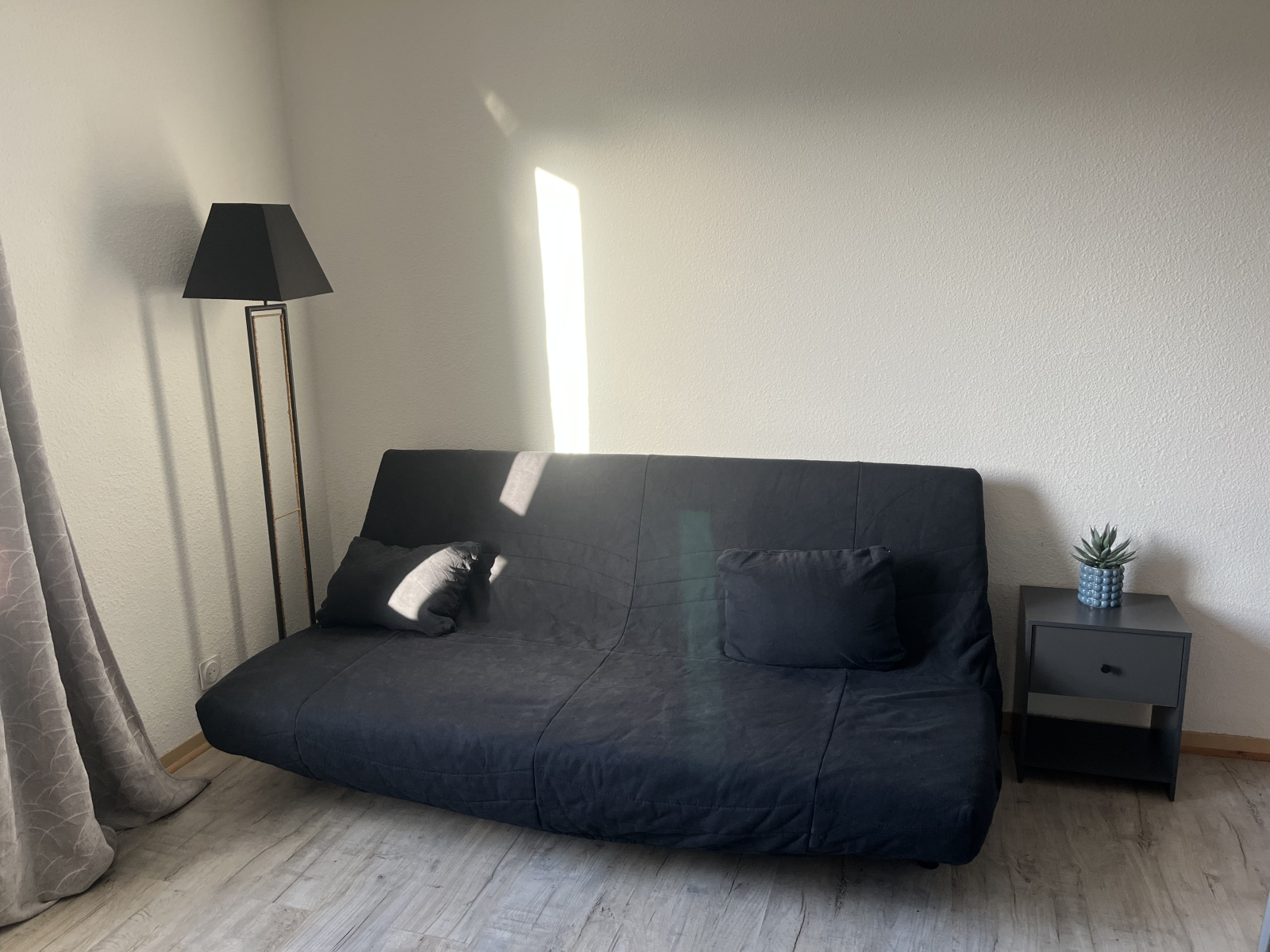 Image_, Studio, Chambéry, ref :LST10040248