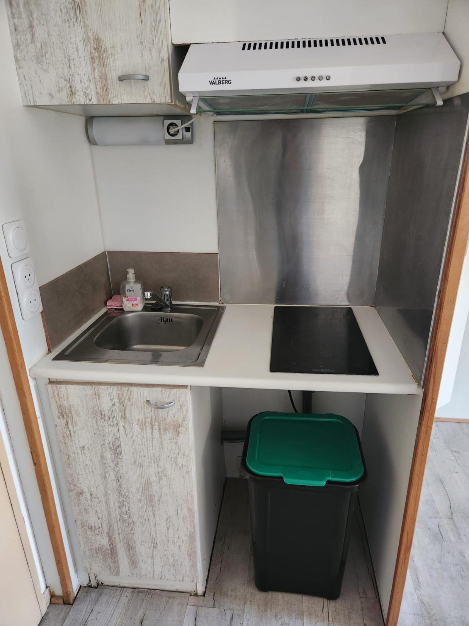 Image_, Studio, Chambéry, ref :LST10040248